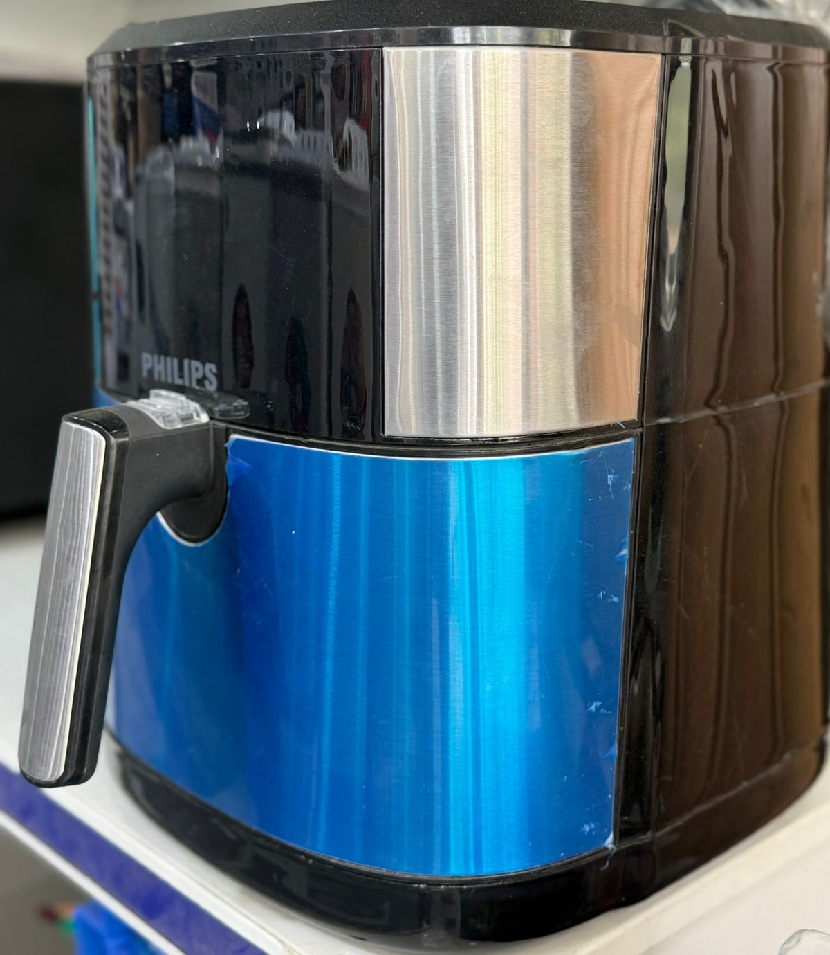 Philips Air Fryer – Stylish Blue & Black Design