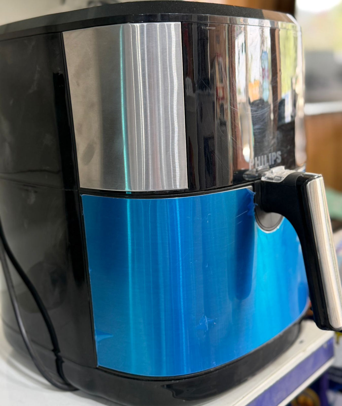 Philips Air Fryer – Stylish Blue & Black Design