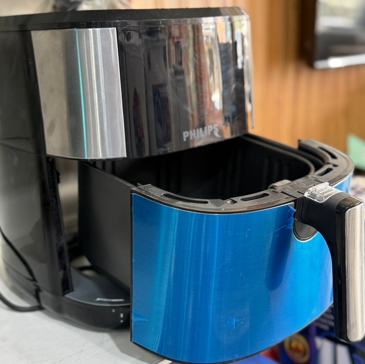 Philips Air Fryer – Stylish Blue & Black Design