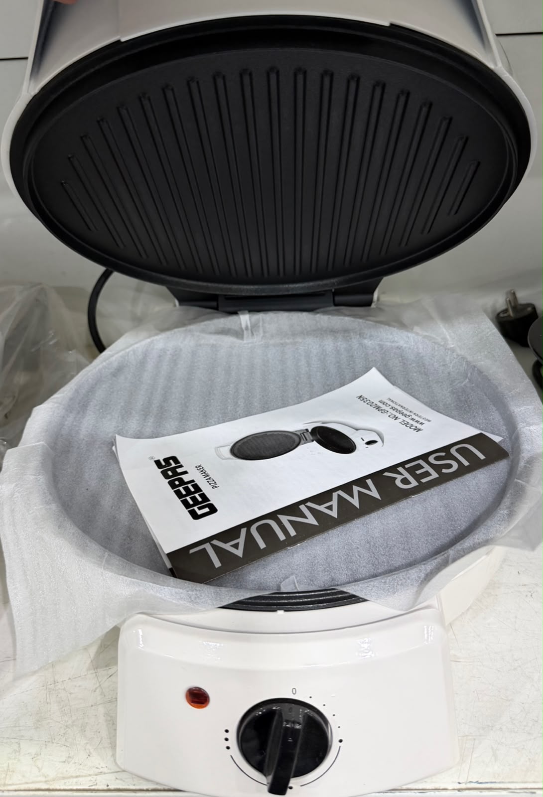 Geepas Pizza Maker GPM2035N – 32CM Non-Stick Baking Plate